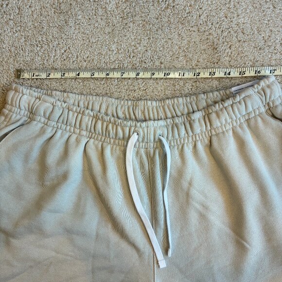 NWT Nike Cream/Light Beige Standard Fit Above Knee Lenth Athletic Shorts - Picture 9 of 12